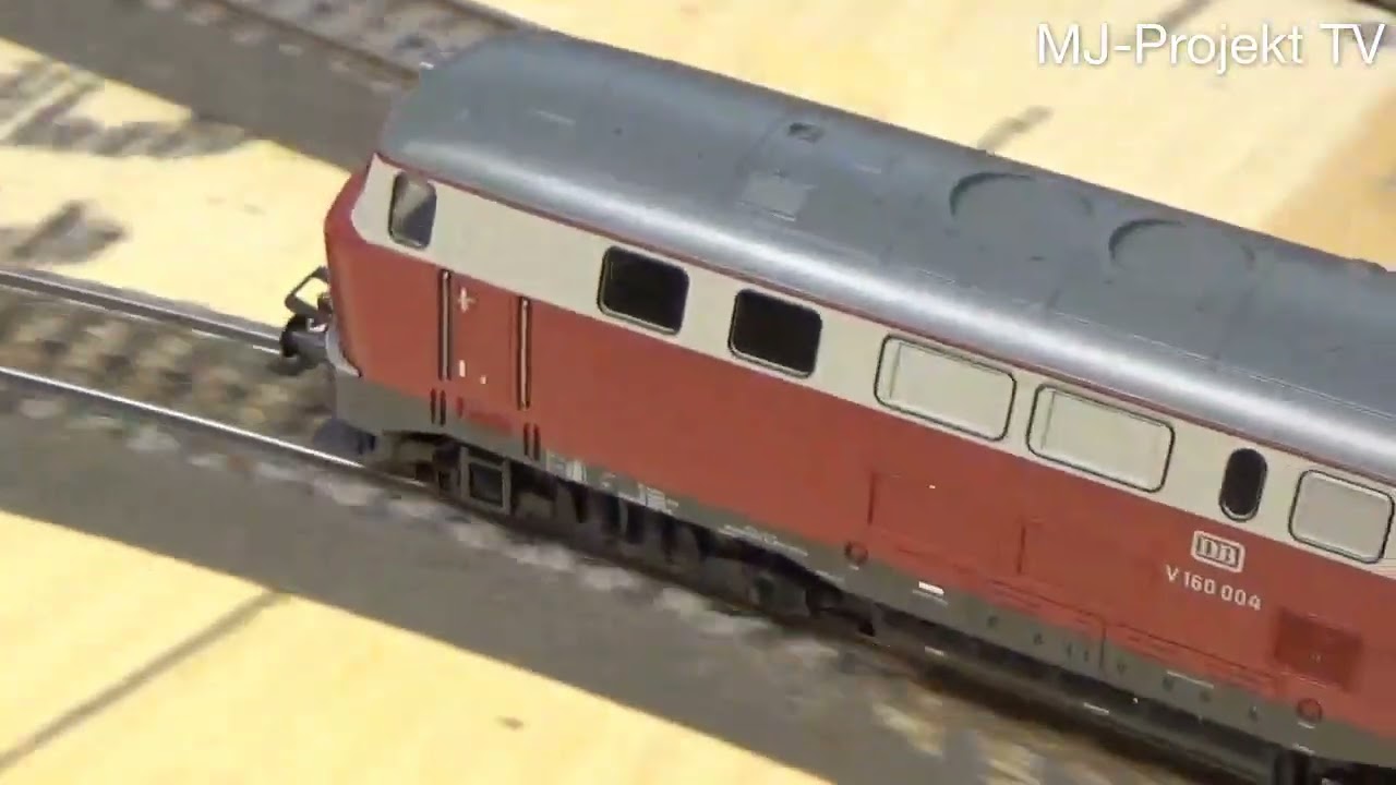 Märklin V160 drar godståg