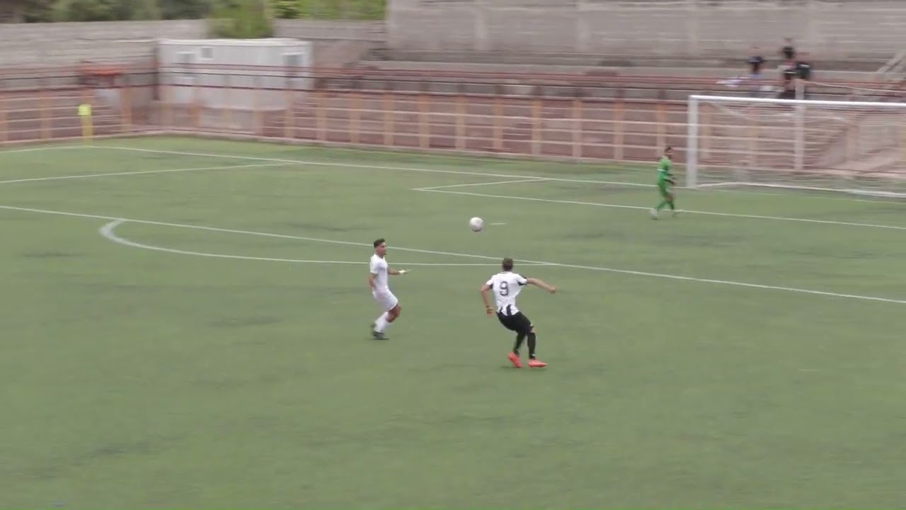 Vs Sicula Leonzio (home) - Saves/passes/position/goalkeeping
