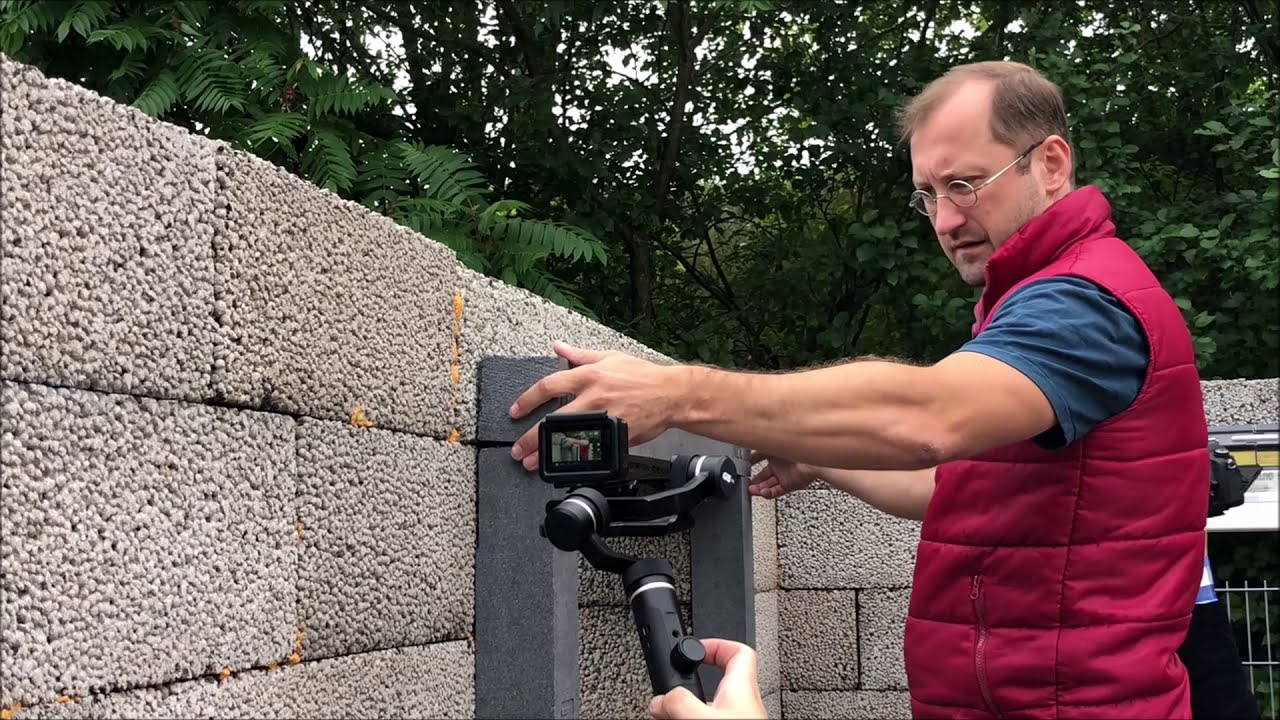 Langų montavimas izoliaciniame sluoksnyje termoprofilio rėme.