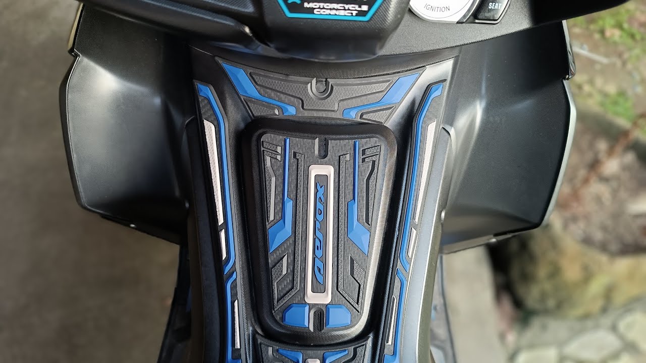 Установка накладки на бак/палубу Aerox V2 #yamahaaerox #aerox155 #aeroxv2