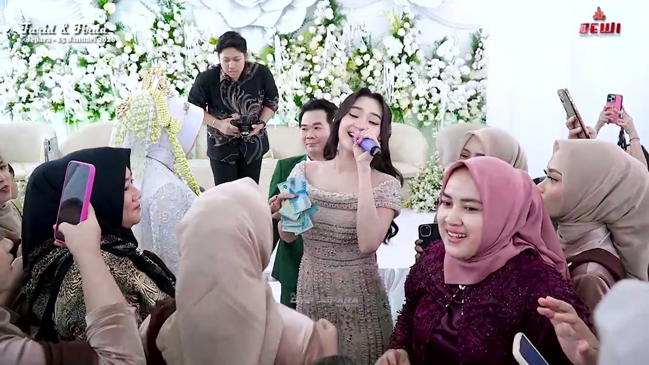 Difarina Indra / AISHITERU2 - WEDDING FARID & FRIDA DAMARJATI KALINYAMATAN JEPARA