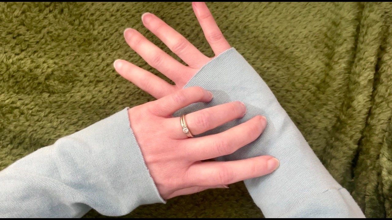 ASMR Fabric Scratching and Hypnotic Hand Movements (no talking)