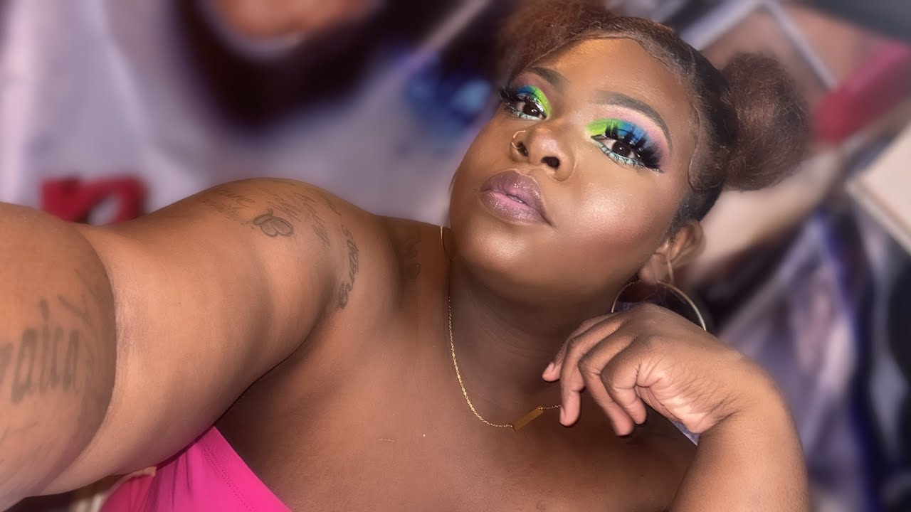 Neon Cut crease