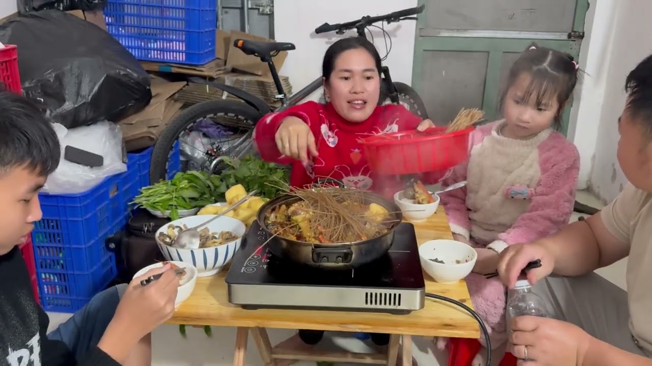 Hú Hồn liên lạc không được Bảo Minh_dầm mưa chạy qua nấu lẩu SÚP NẤM ngay đãi con !