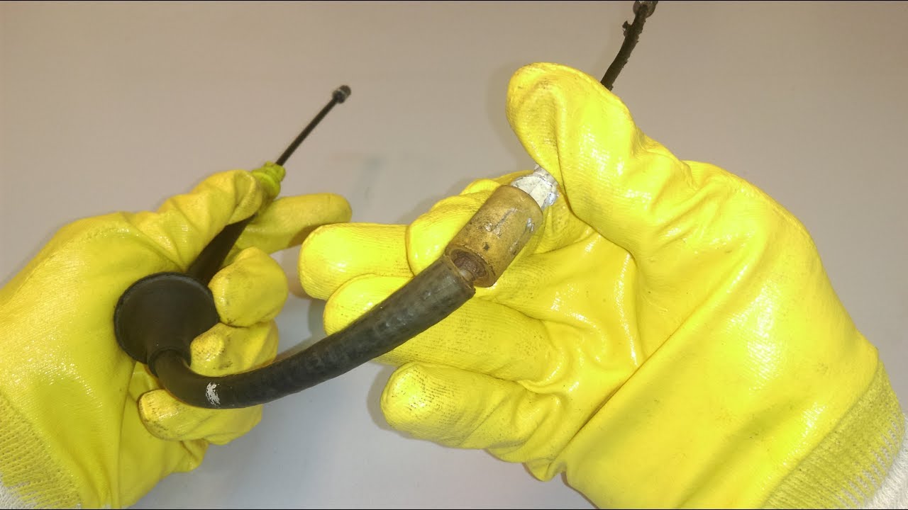 ЗАМЕНА ЦЕНТРАЛЬНОГО ТРОСА РУЧНИКА / RENAULT TRAFIC / REPLACING THE CENTER CABLE OF THE PARKING BRAKE