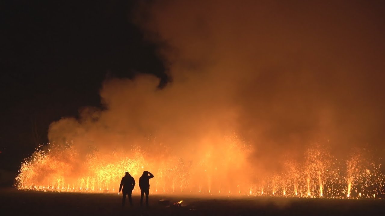 Vuurwerk 12 uur Show Oud en Nieuw 2025 - 2026