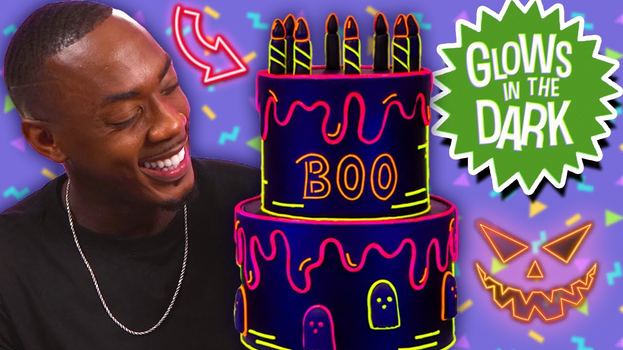 Making a Glow In The Dark Halloween Cake!