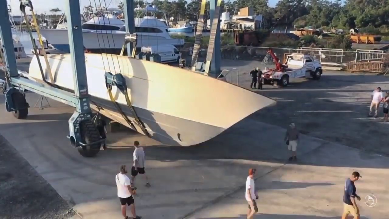 Marine Travelift Mobile Boat Hoist | Hull Flip