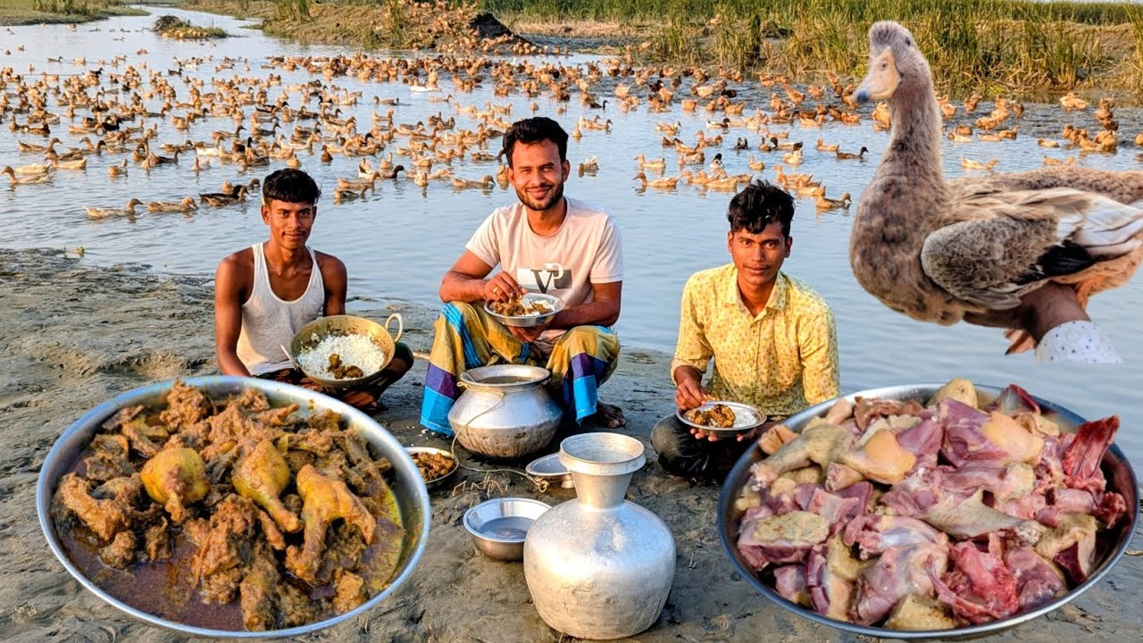 নিজে হাতে হাঁস রান্না করে ছোট ভাইদের নিয়ে খেলাম | Duck Curry Cooking with My Brothers