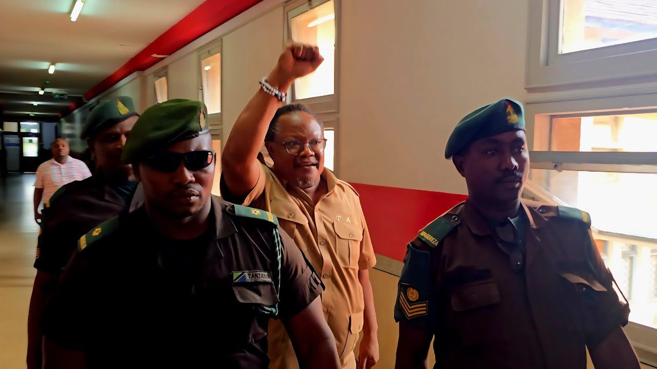 TUNDU LISSU AKIWASILI MAHAKAMA KUU KESI YA MGAWANYO WA MALI.