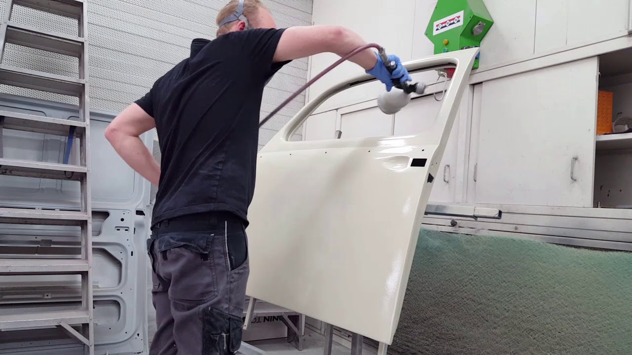 Car Repair: spraying EP Grundfüller