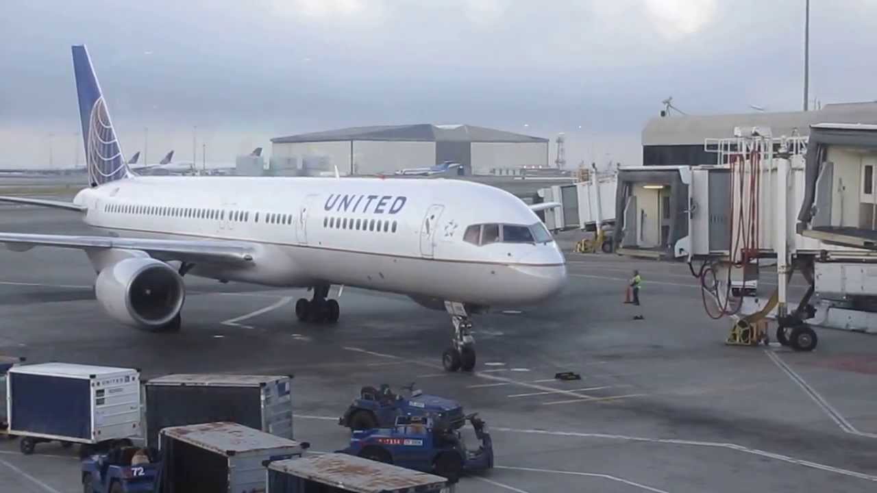 United Airlines Boeing 757 San Francisco International Airport California