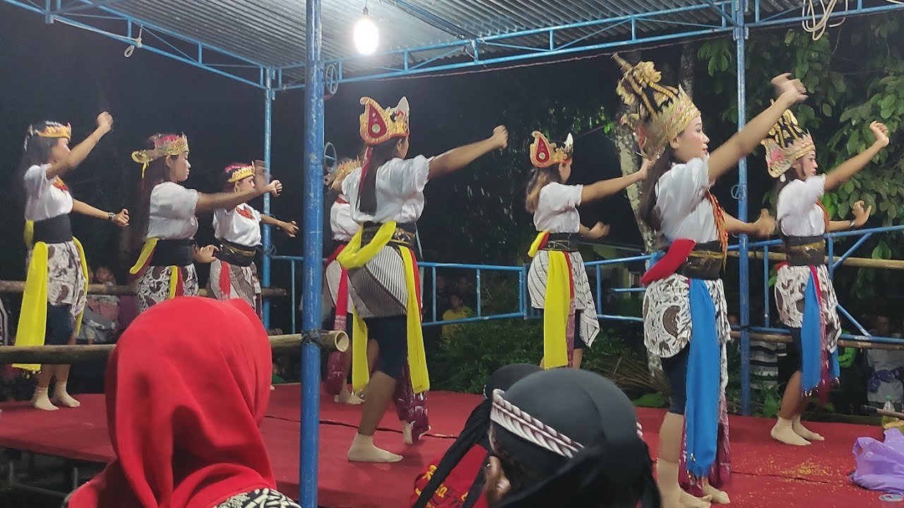 SEMBAHAN Seni Dames KERTO BUDOYO Desa Kedunglegok, Pimpinan Mbah Beger (Bpk.Siswadi)