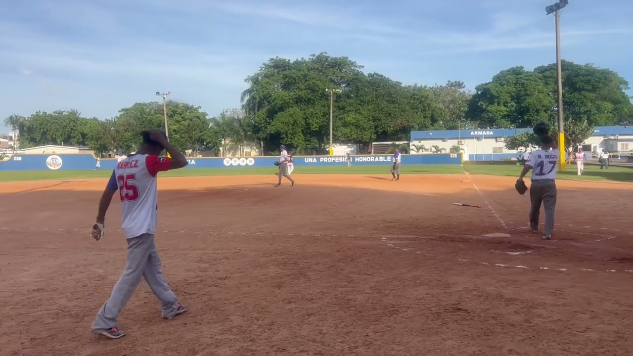 Todos se rieron… hasta el árbitro 😂⚾