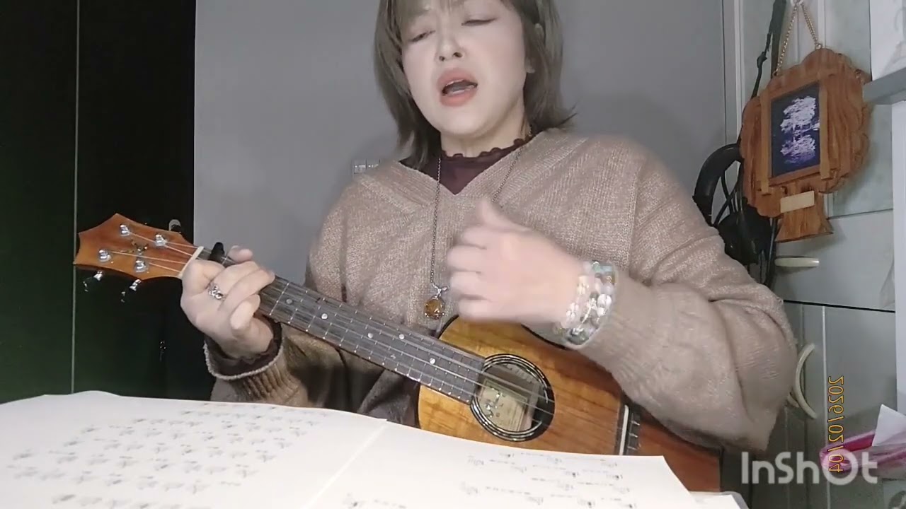 楓  ウクレレ弾き語り