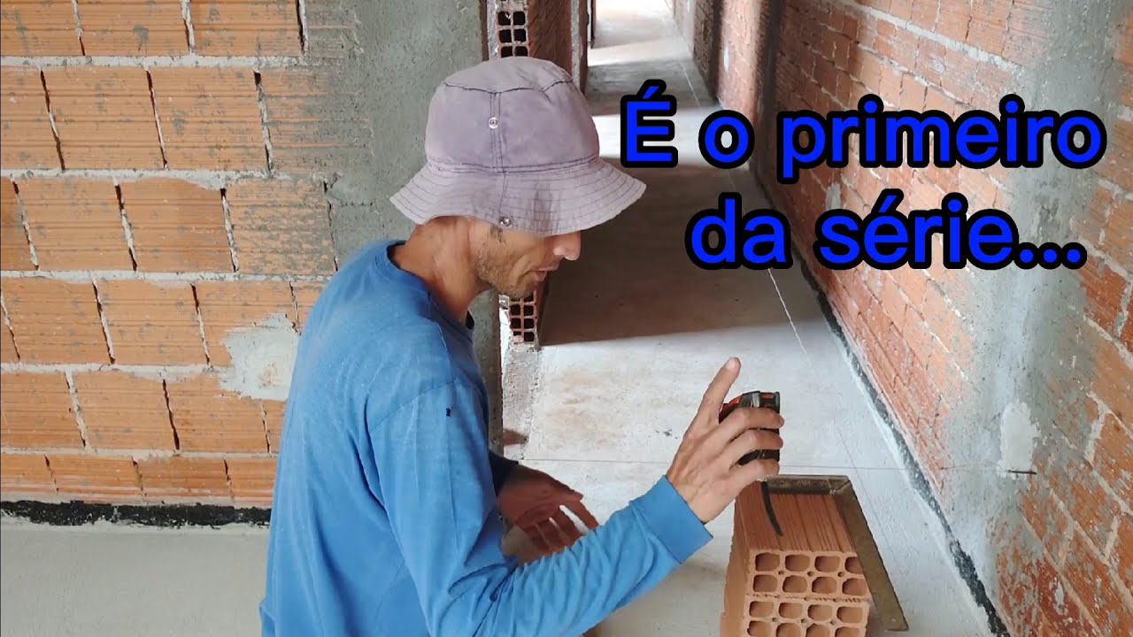 Tirando o esquadro, para começar o reboco, construção...