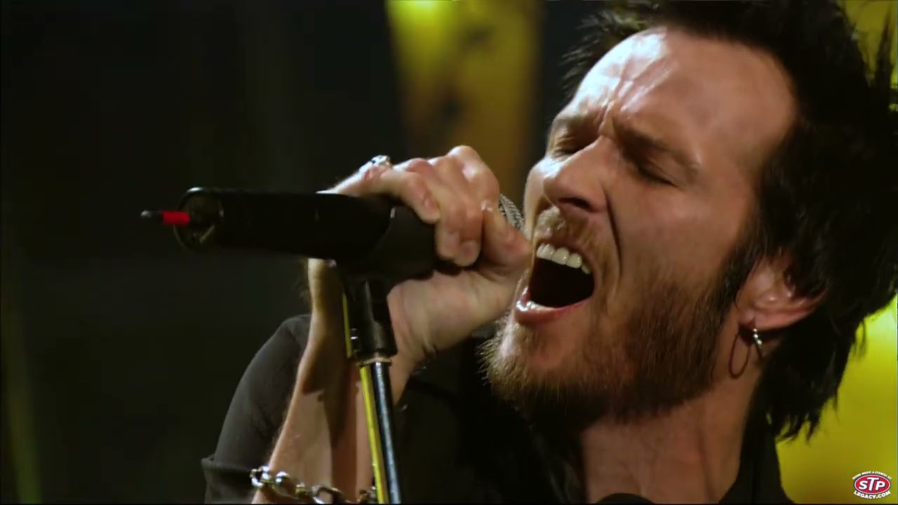BARBARELLA, MONEY CHANGES EVERYTHING, TIME AFTER TIME in 4K (2007 DECADES ROCK) SCOTT WEILAND LIVE