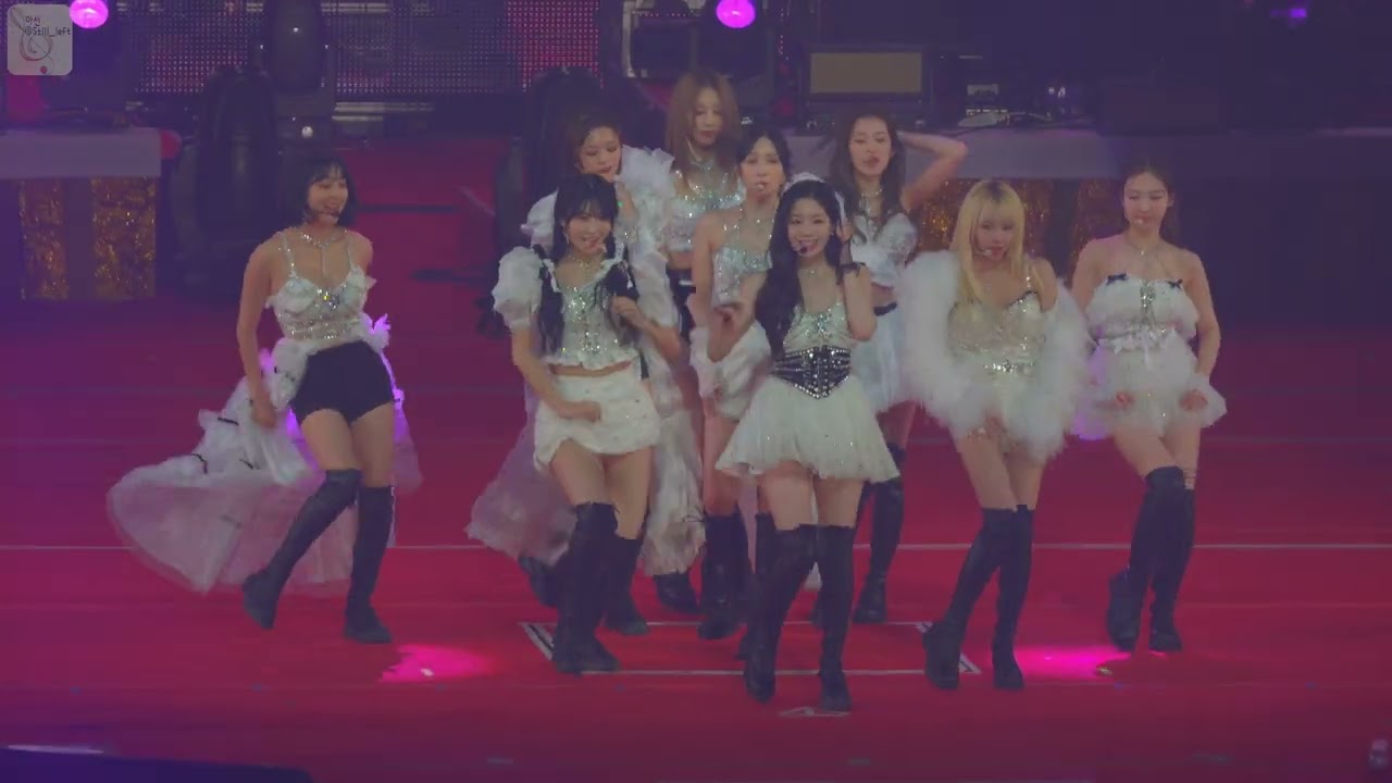 [직캠][4K 60P][HDR] 트와이스(TWICE) - Talk That Talk [221223 2022 올나잇 콘서트]