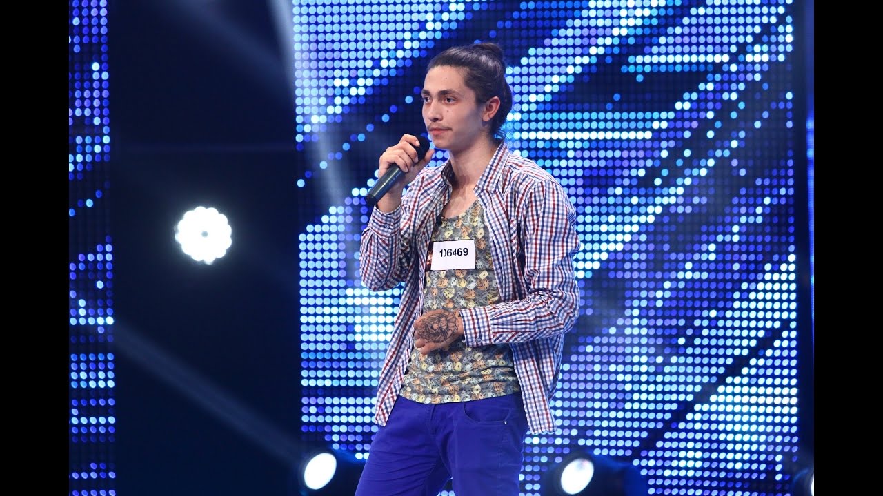 Flavius Enache interpretează o melodie proprie, la X Factor!