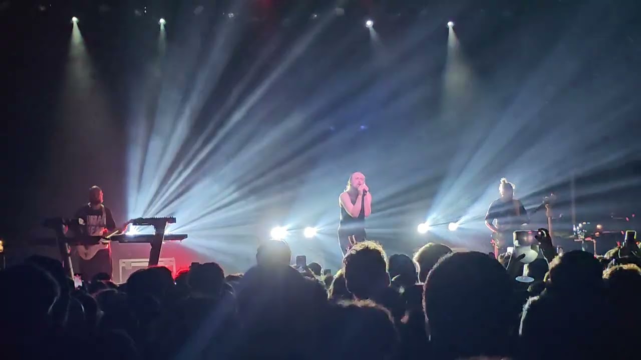 Molchat Doma - Coh / Son live LAV Lisboa ao Vivo 05-12-2024 Portugal