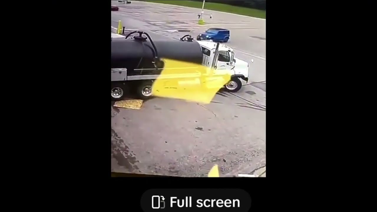 Blue Jeep crashes through wall of Sherwood Forest Mall | Into one of the rooms of the Goodlife Gym.