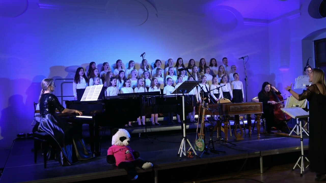 Ej gody nam nastaly - koncert pěveckých sborů ZUŠ Opava a ZUŠ Liptovský Mikuláš s Ivou Bittovou