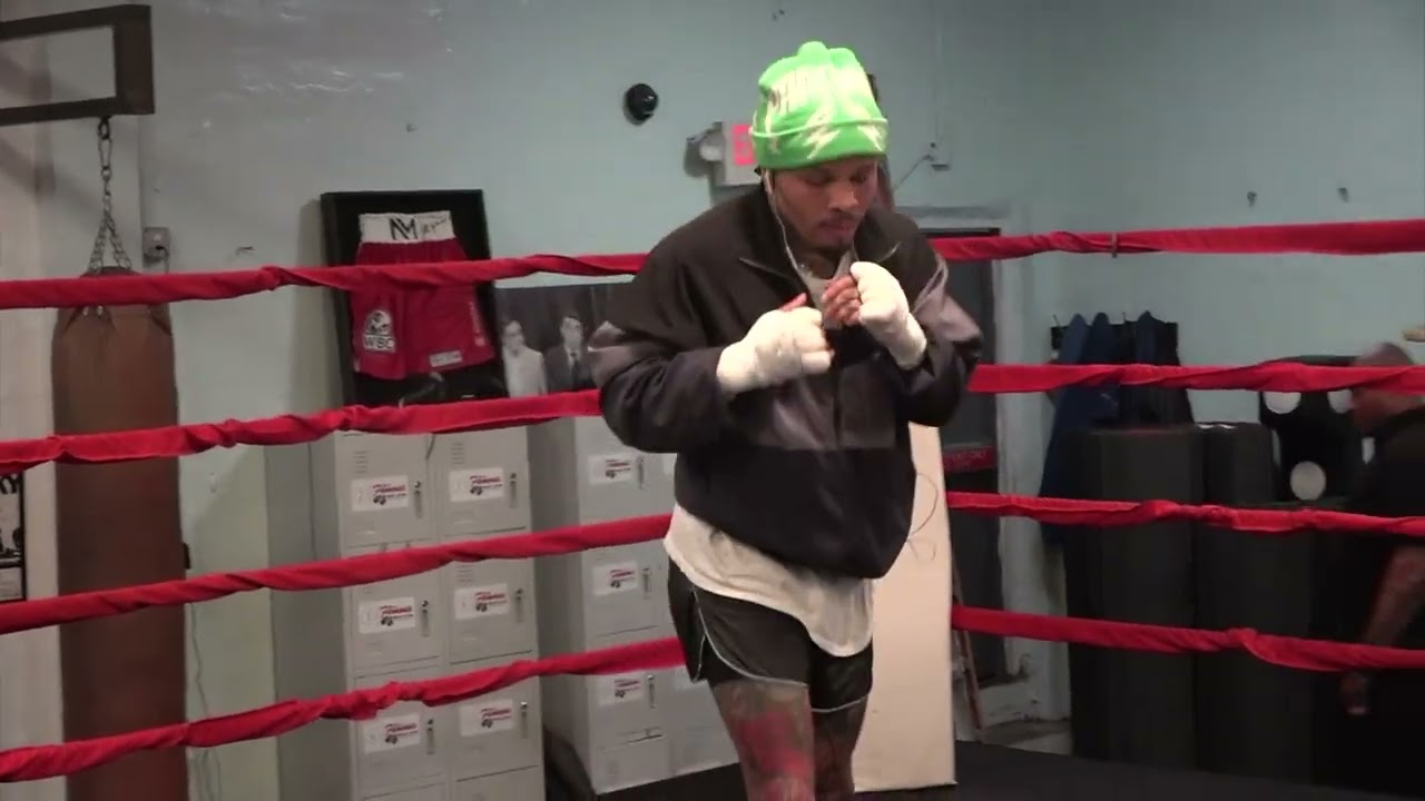 Gervonta Davis Crazy Speed Focus Tank A Dangerous Tank EsNews Boxing