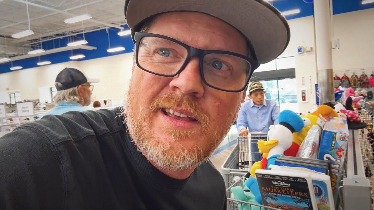 Kicked Out Of Goodwill For Filming | Daily Vlog 1350