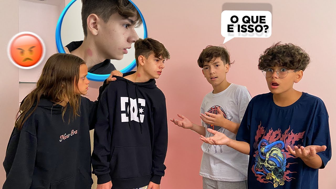 A IRMÃ GÊMEA DA MINHA CRUSH ME FEZ UM CHUPÃO