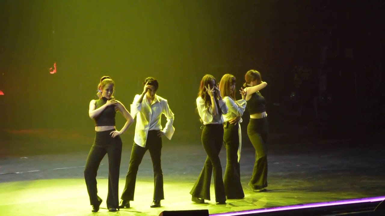 160602 KCON Paris 2016 f(x) 에프엑스 - Rum Pum Pum 첫 사랑니 + Intro Talk HQ Stabilized Version