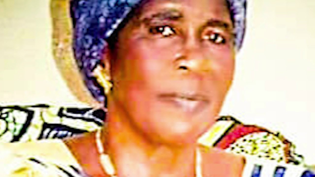 PHIL AZOUME REND HOMMAGE A HOUNTO