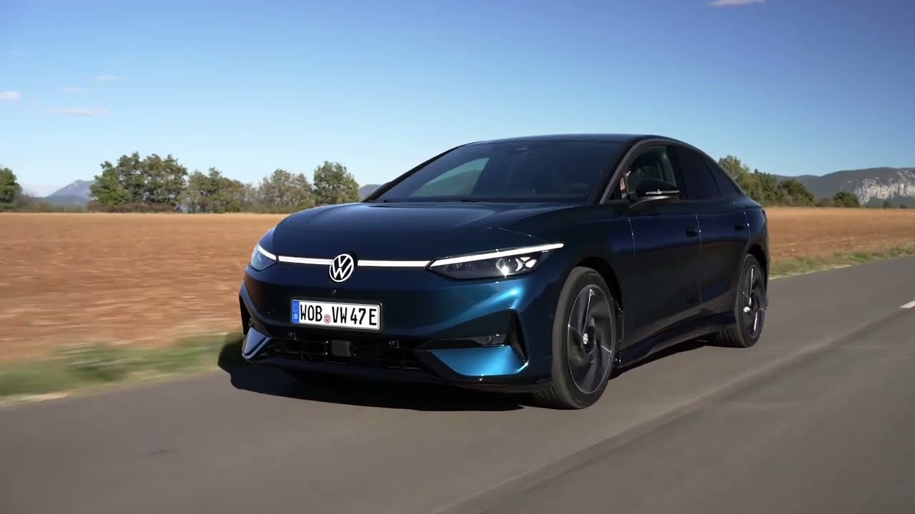Volkswagen ID.7 in Aquamarine Blue Driving Video
