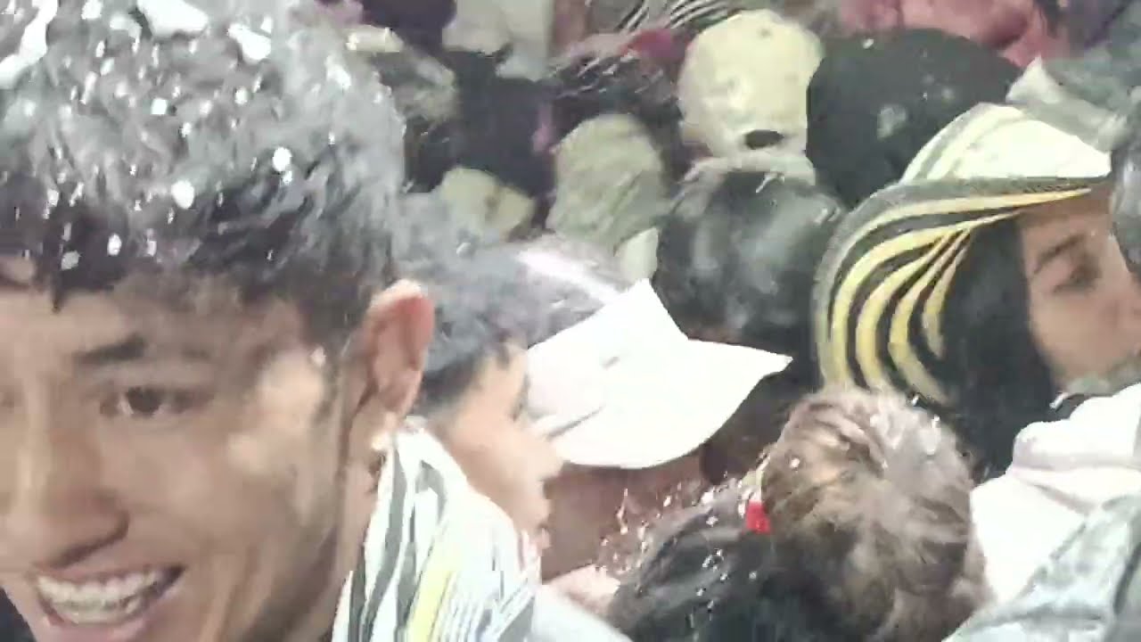 WIDINSON cantando sus exitos en Colombia