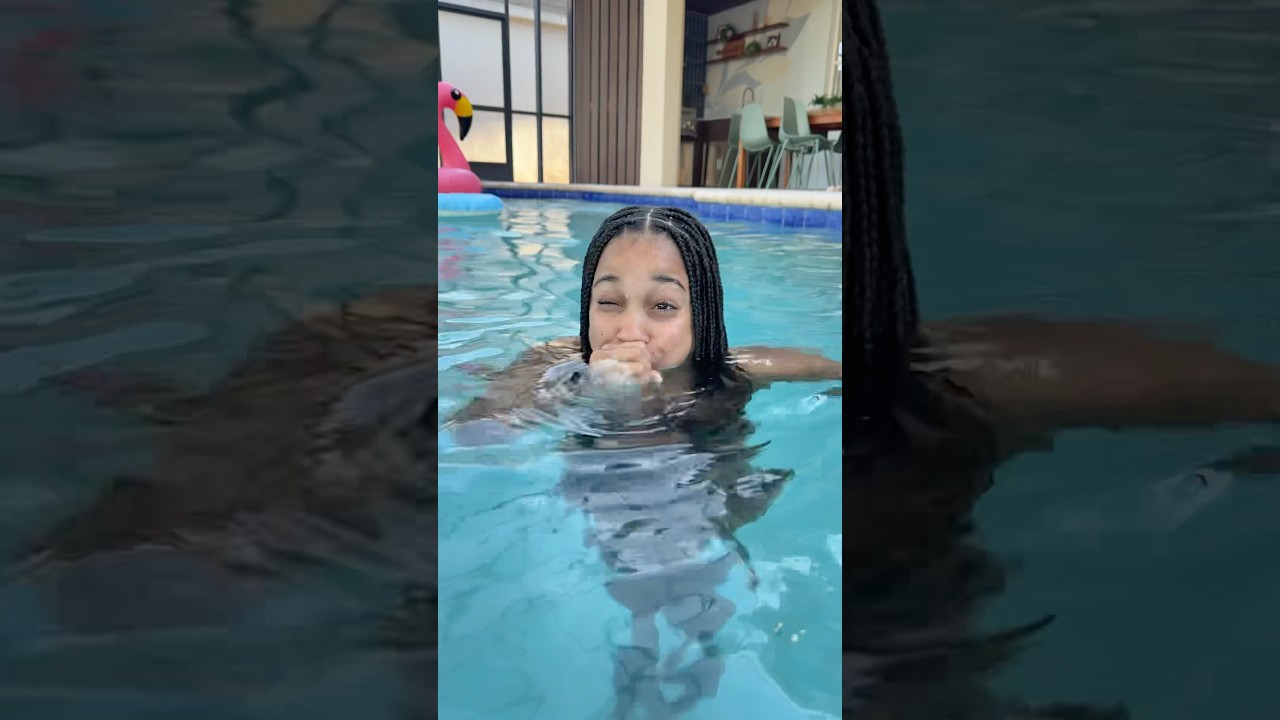 Cali makes Donald Duck sounds in the Pool 😂