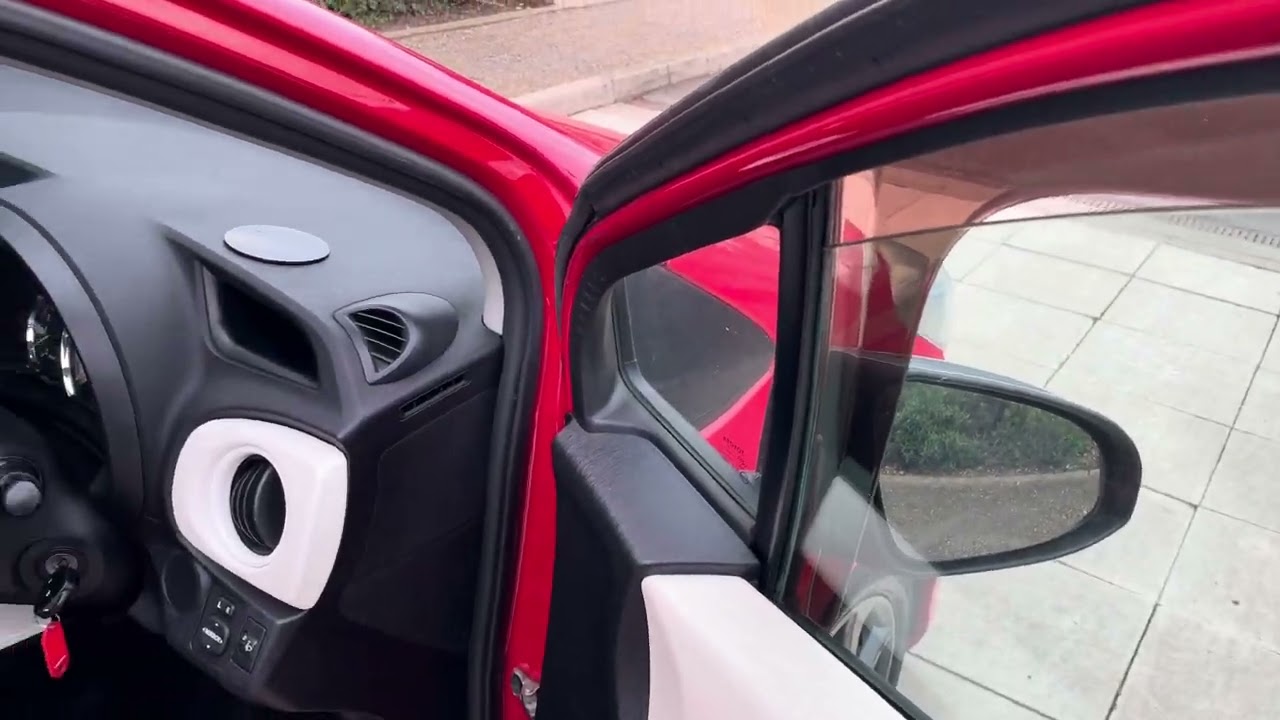 Toyota Yaris 1.33 Dual VVT-i Trend Hatchback 5dr Petrol Manual Euro 5 (99 ps)