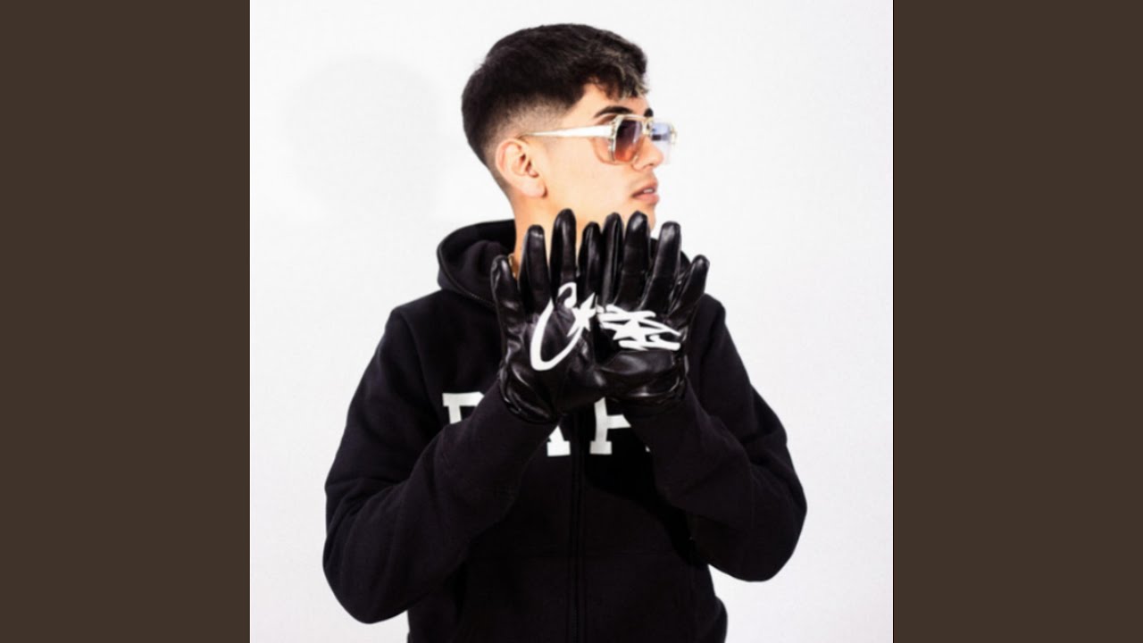 CAZADOR (feat. TobalMJ)