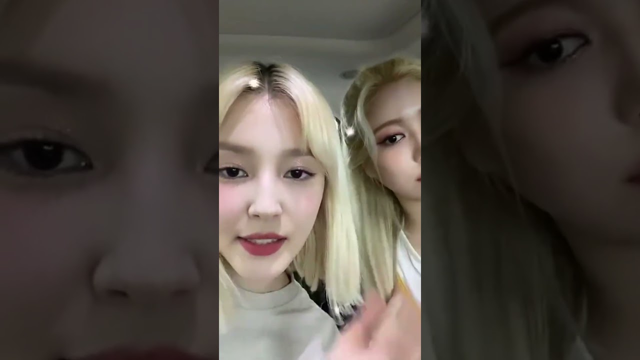 momoland Nancy instagram live - jamming to everglow and stayc