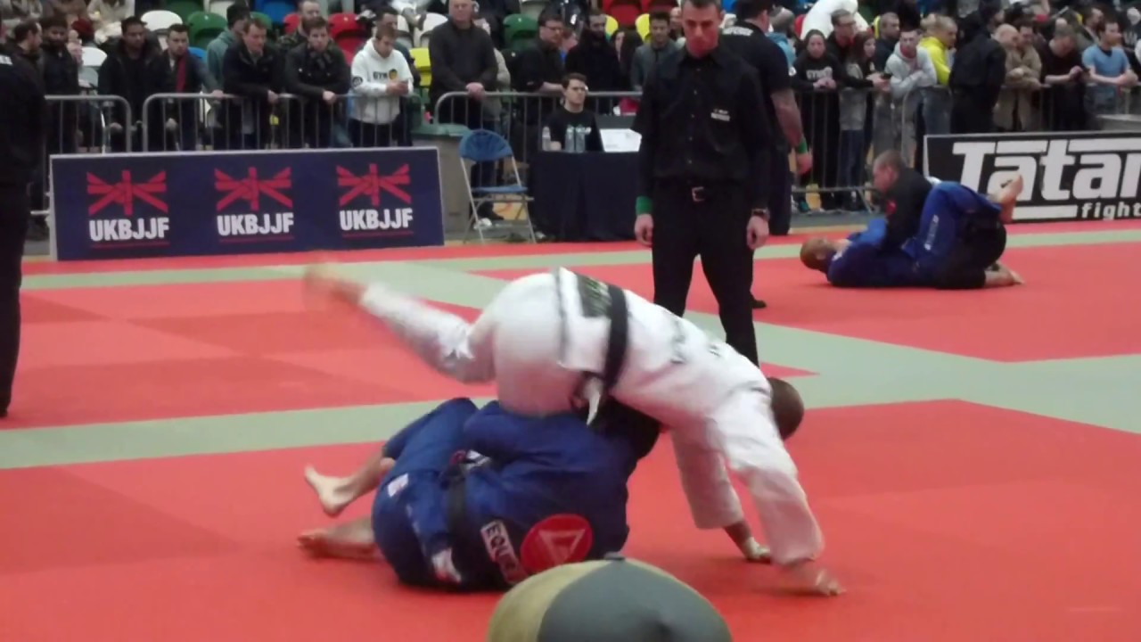 Thiago Sá vs Julien Cazier - FINAL - IBJJF London Winter Open 2015 - Black Adult - Medium-Heavy