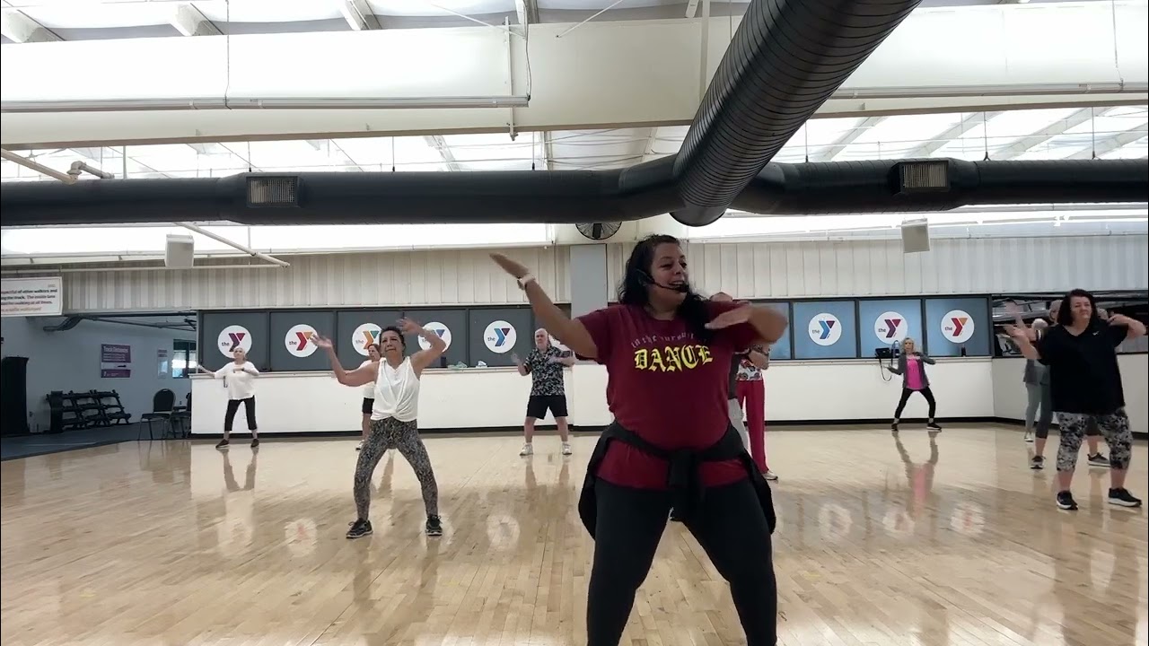 Zumba Gold merengue “Vámonos Pa La Calle”