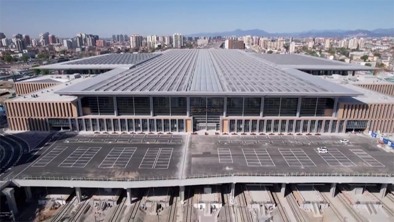 Asia's largest railway hub starts service in Beijing's Fengtai after reconstruction
