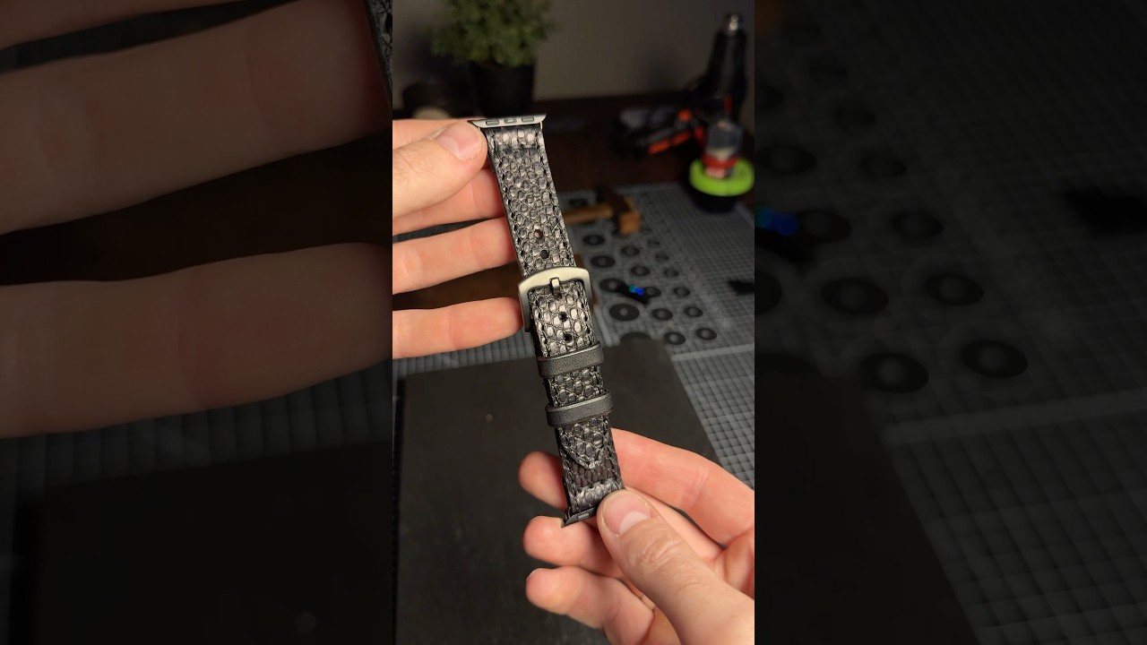 Apple Watch python leather strap #leatherwork #leathercraft #leathergoods #leatherbelt #leatherstrap