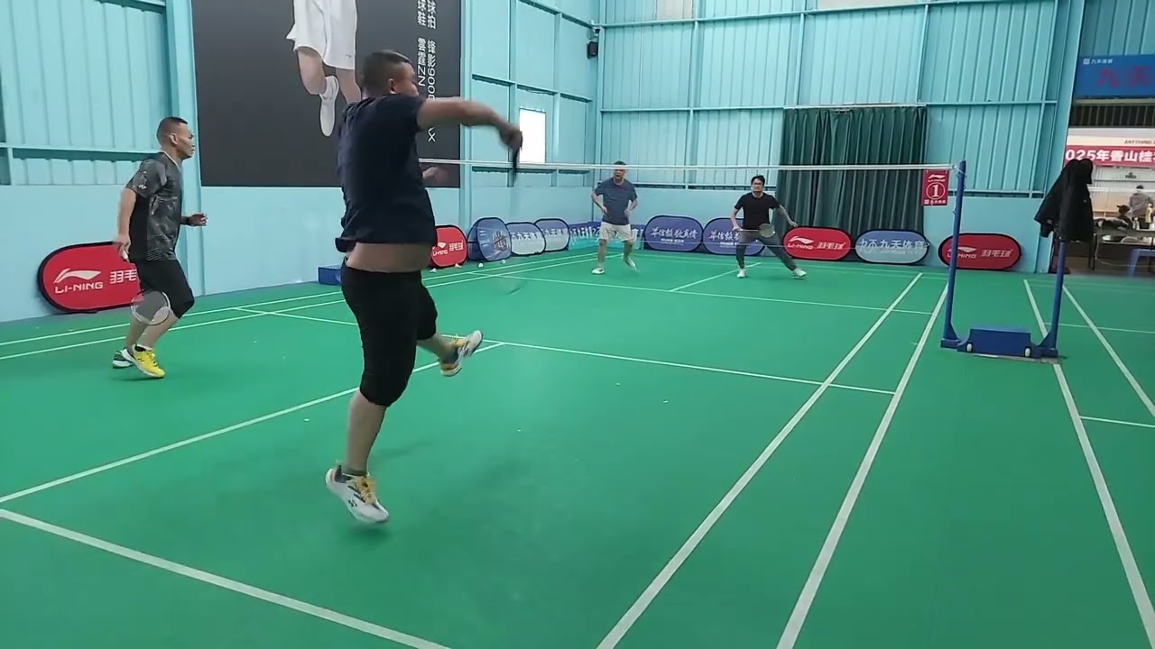 Badminton game, Zhongshan, China 1 11 26 5