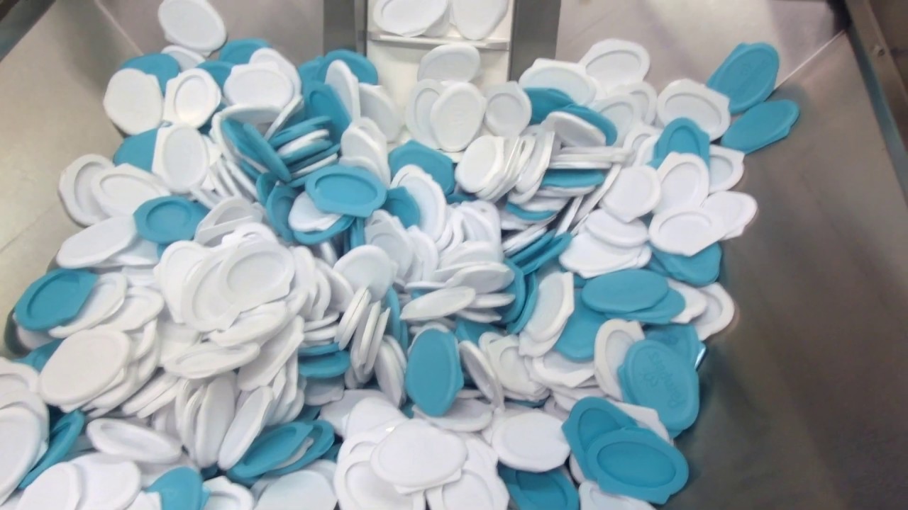 Wet Wipe Lid Feed System
