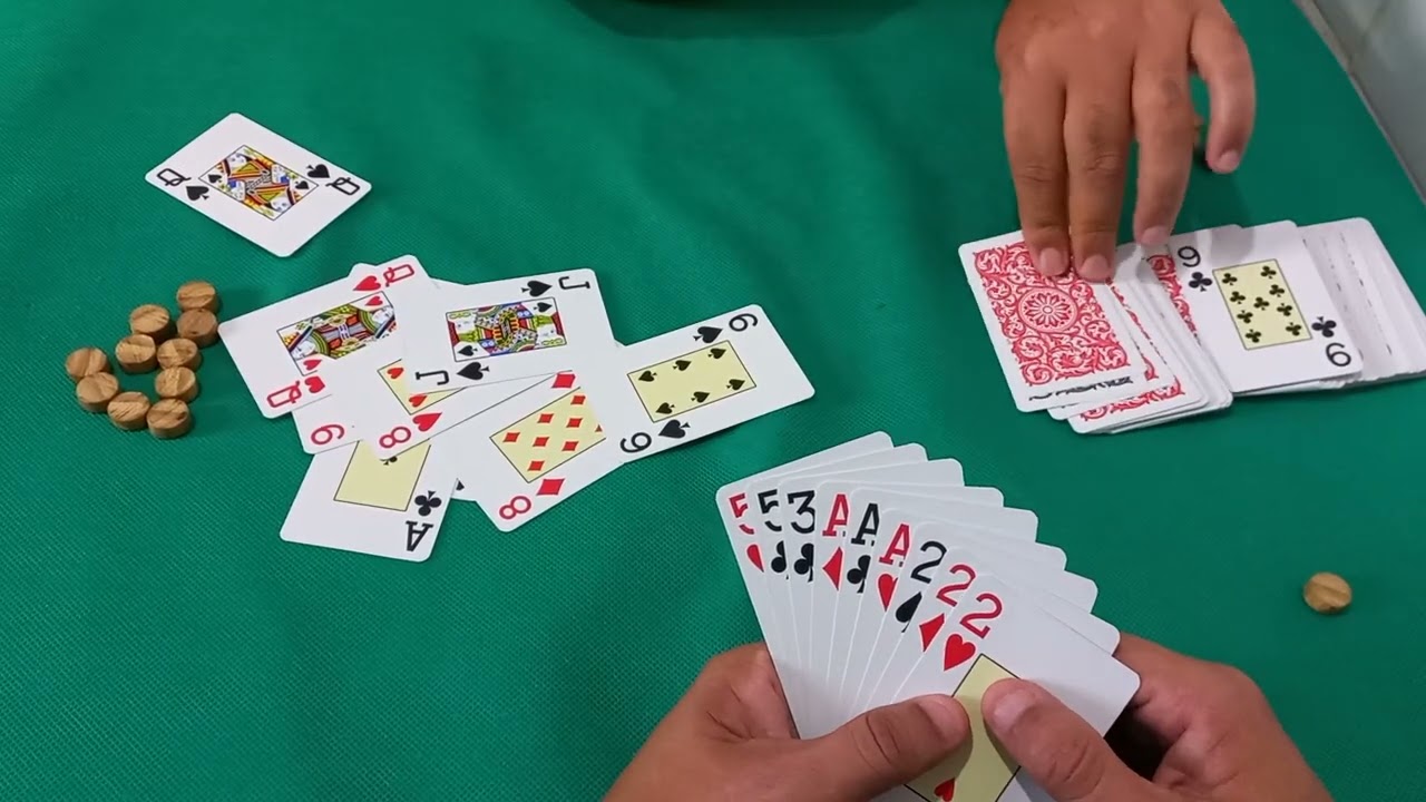 Jogando uma cacheta, cartas, baralho