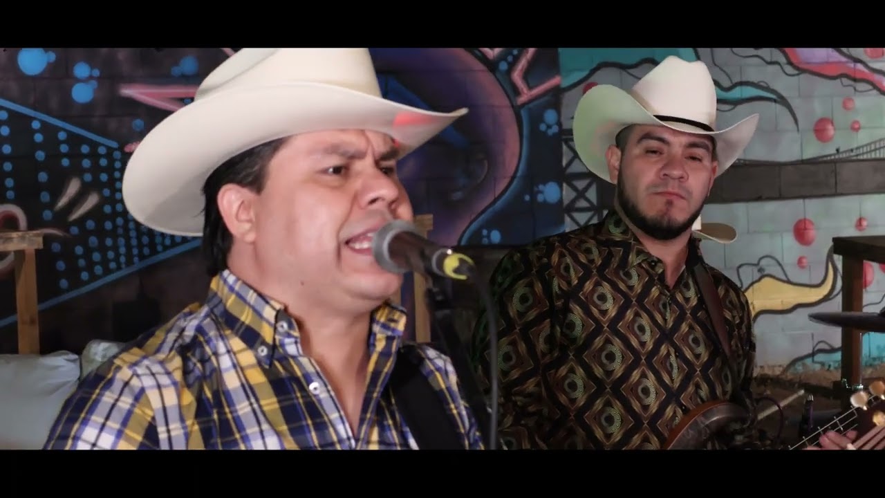 Borradita dientes de Oro Alfonso Payan y Asociados / los inseparables de la sierra