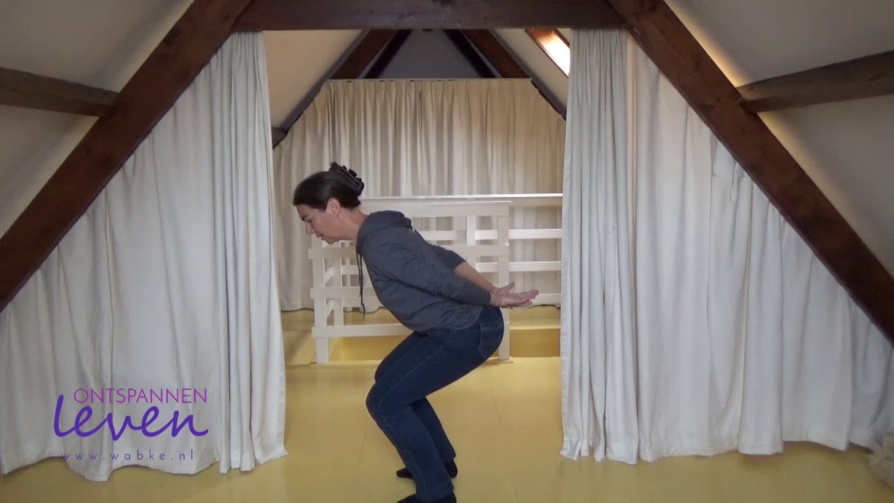 Rolling the Spine (Zhineng Qigong)