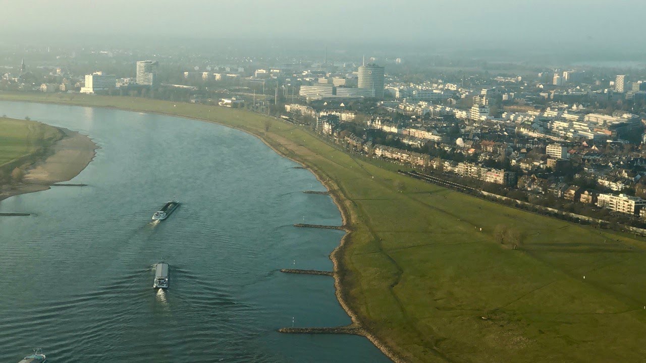 Düsseldorf Cityscape | Relaxing Skyline Views from Rheinturm