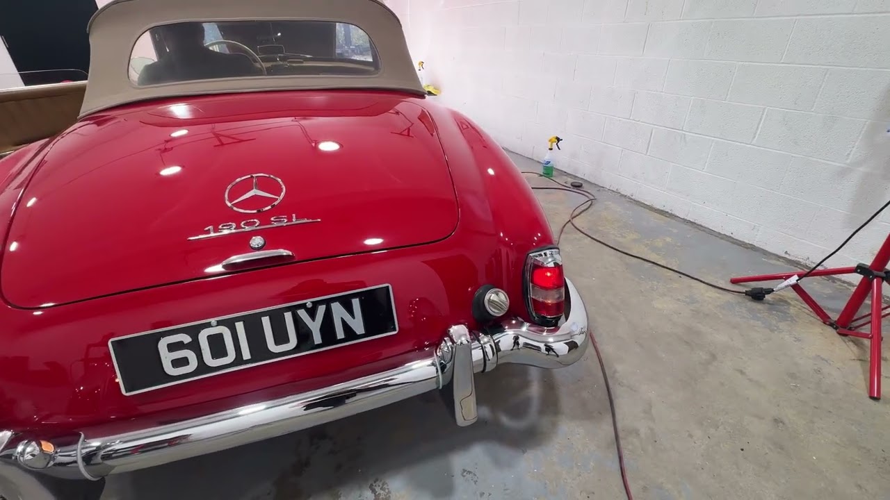 Видеодемонстрация Mercedes 190 SL 1958 года выпуска перед началом эксплуатации для клиентов.