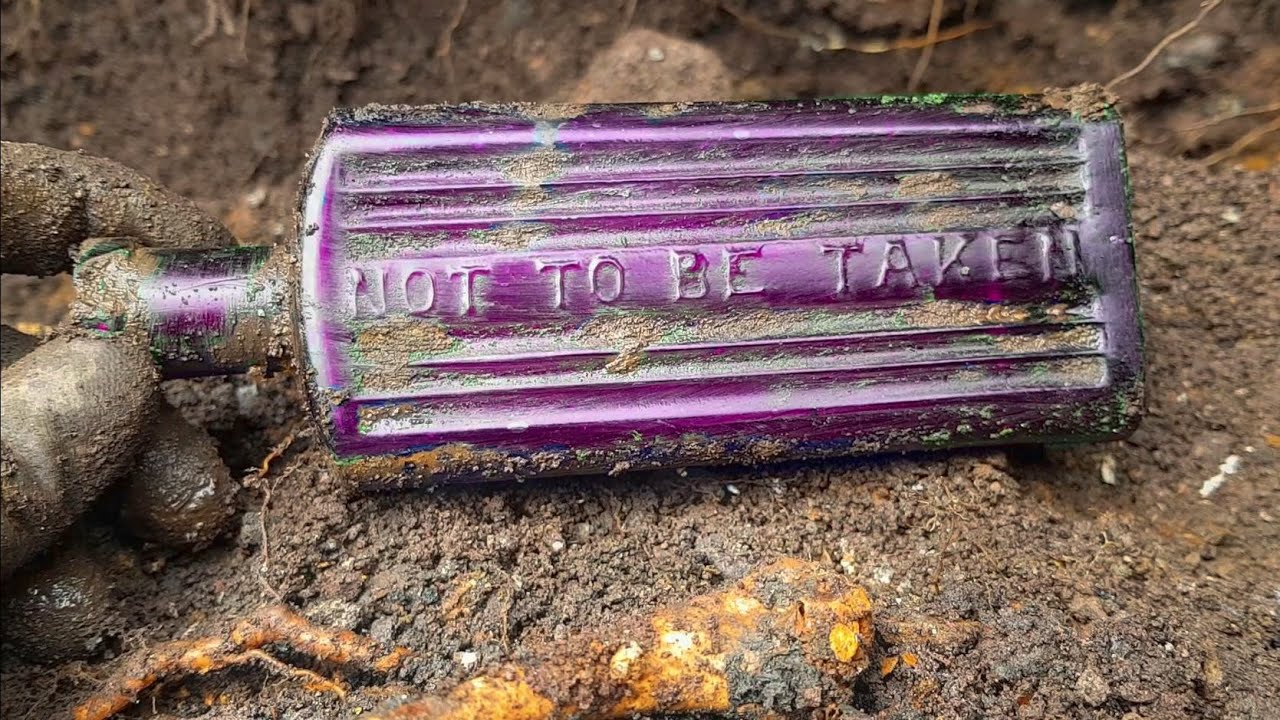 Lady LUCK At The Dump! Bottle Digging UK