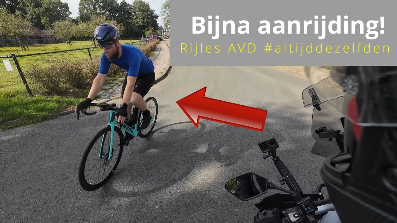 Motorrijles AVD: Voorrang NEMEN, geven of KRIJGEN?? Ik weet het niet meer...